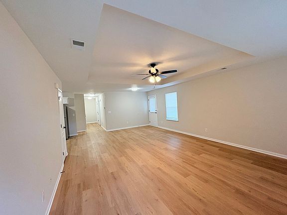 2nd image of 106 SW Rock Garden Ln