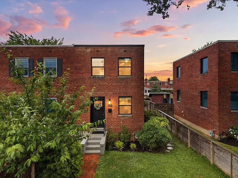 625 S Henry St — Photo 3