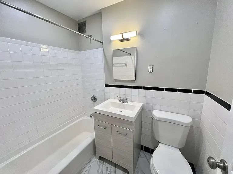 1068 Ward Ave #1E — Photo 6