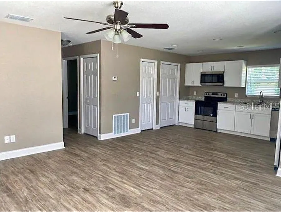 2 bed, 904 sqft, $1,600 — Photo 2