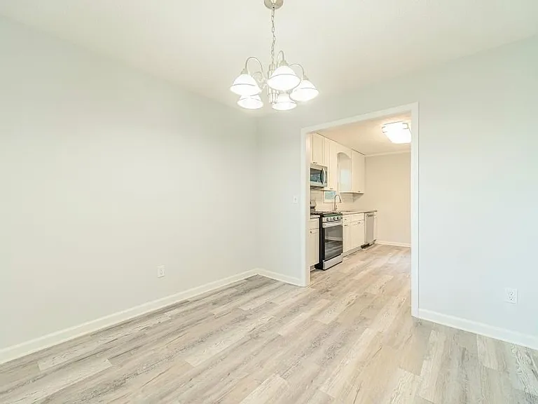 325 Little Rock Ct — Photo 7