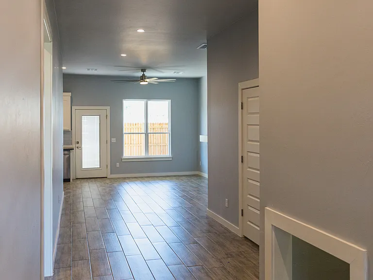 629 Remington Ave — Photo 3
