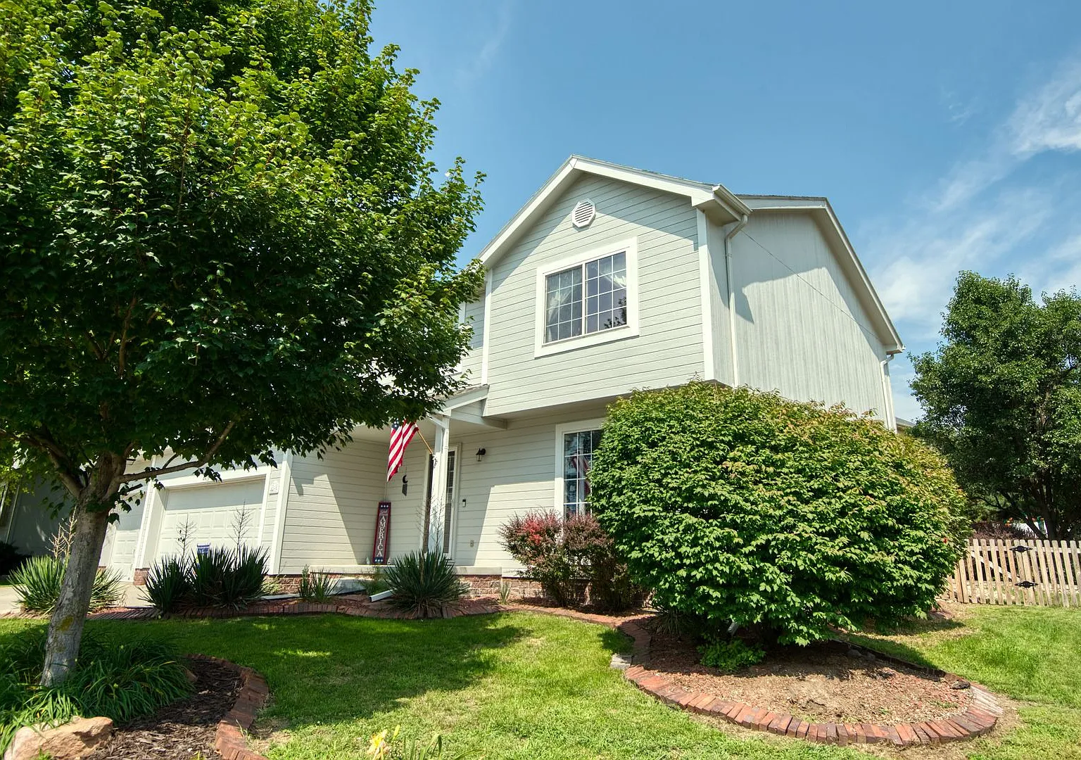 Spacious Four Bedroom - Available Soon! — Photo 3