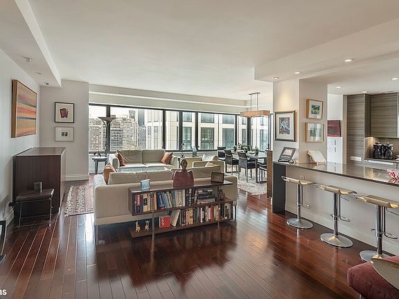 3rd image of 425 E 58th St APT 31G
