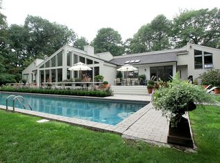 12 Forest Ct, Oyster Bay Cove, NY 11791