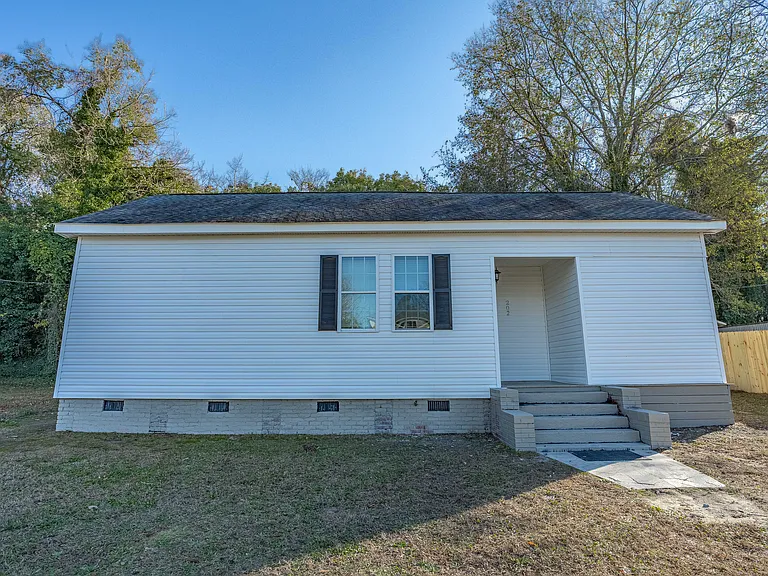 202 Carolina St — Photo 3