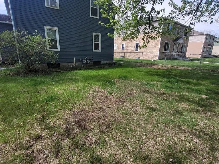 1906-1908 Agnes St — Photo 13