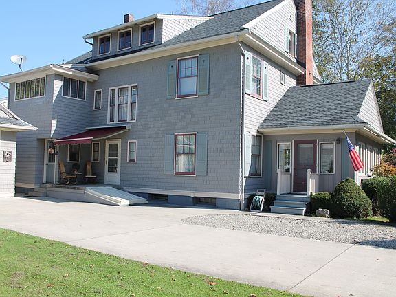 Center St view--rear