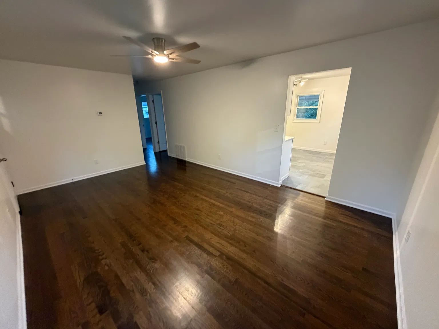 3 bed, 875 sqft, $2,195 — Photo 4