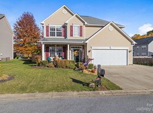 101 Woodfern Rd, Fletcher, NC 28732