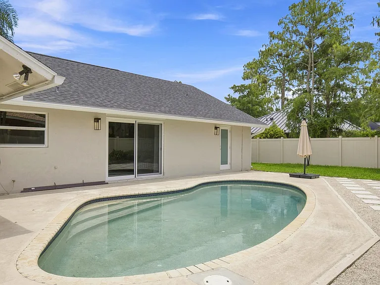 1259 Barnstaple Cir — Photo 35