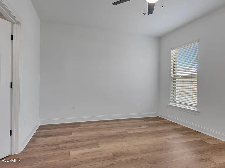 116 Star Ln — Photo 6