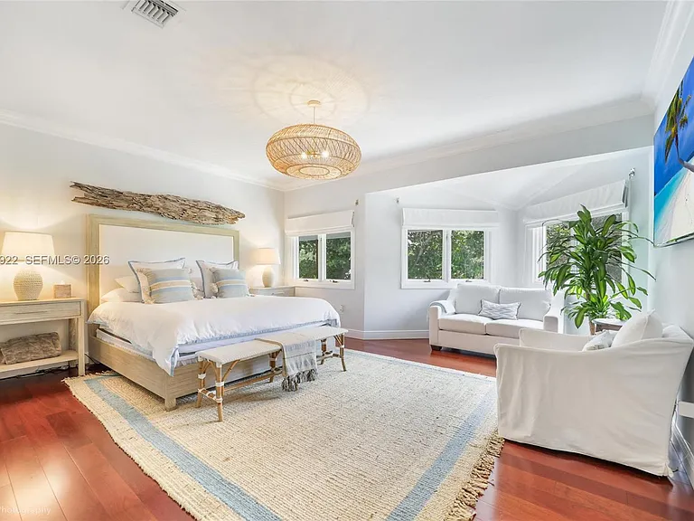 2449 S Bayshore Dr — Photo 11