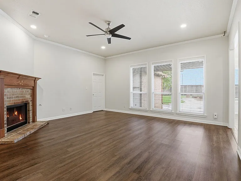 1404 Chaucer Dr — Photo 15