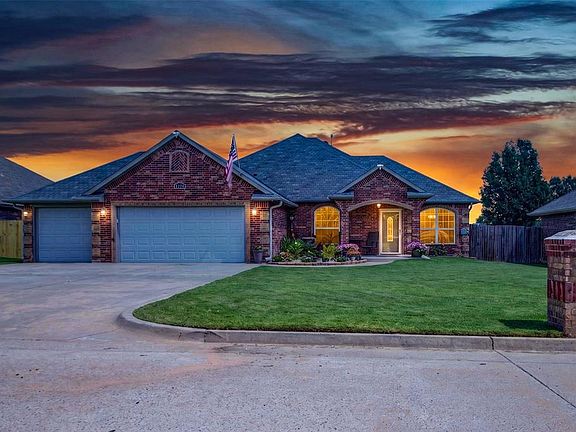 2nd image of 20733 Twisted Oak Rd