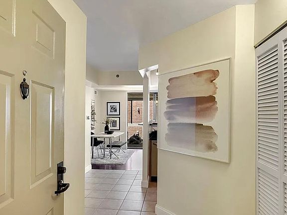 4th image of 1001 N Vermont St APT 512