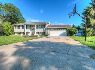 275 Balsam Dr, Dimondale, MI 48821