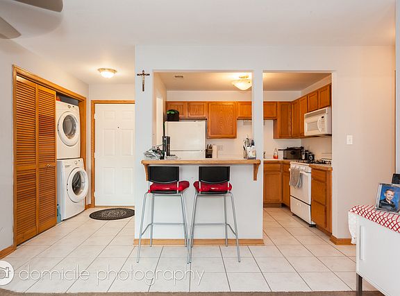 5th image of 9529 S Minnick Ave