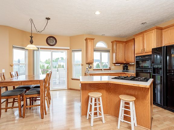 2nd image of 88 Salzer Hts