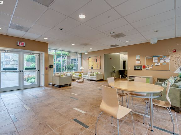 2nd image of 701 Columbia St APT 203