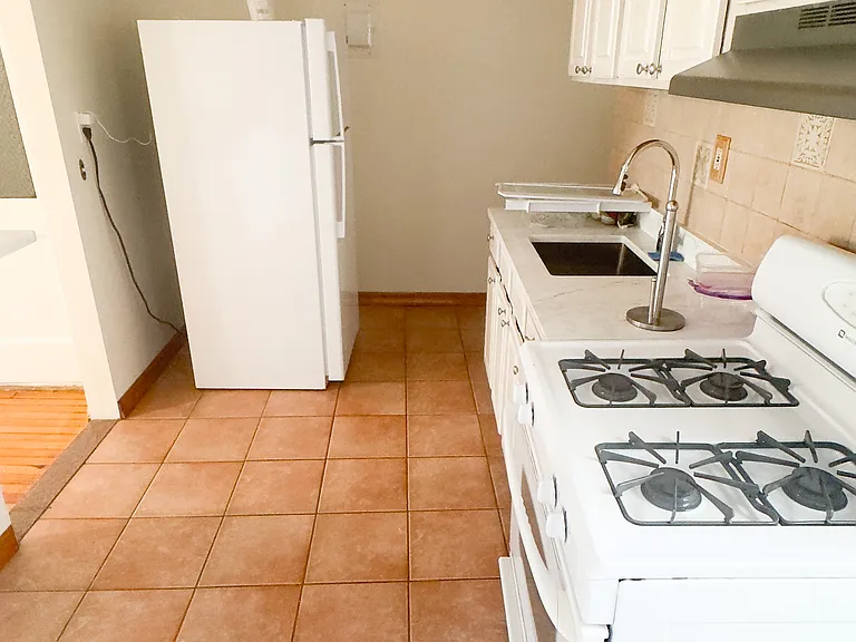 28-47 46th St #1R — Photo 4