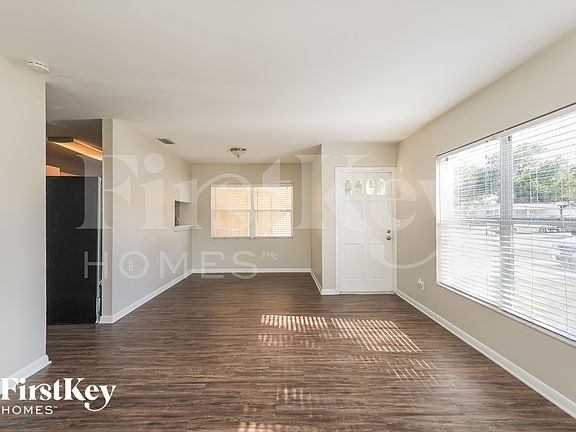 4th image of 4931 Crest Hill Dr