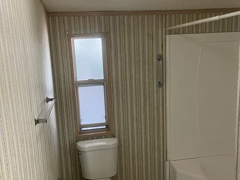 2748 E Belmont Ave — Photo 5