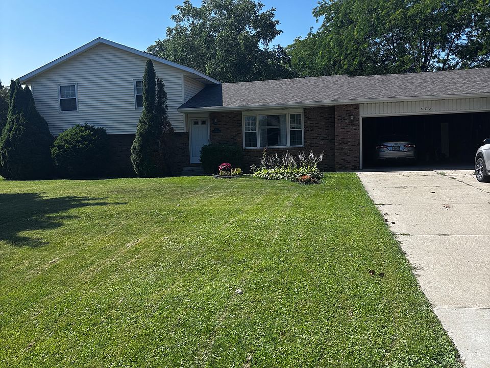 1st image of 572 Royal Crest Dr