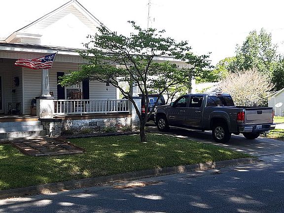 3rd image of 3338 N Barrett St