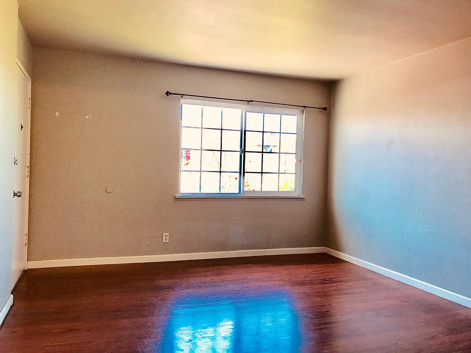 2nd image of 3327 38th Ave