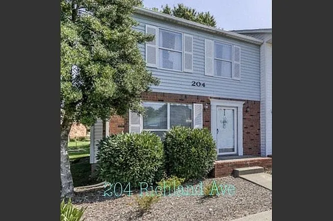 2 bed, 1.5 bath, 1280 sqft, $1,450 — Photo 1