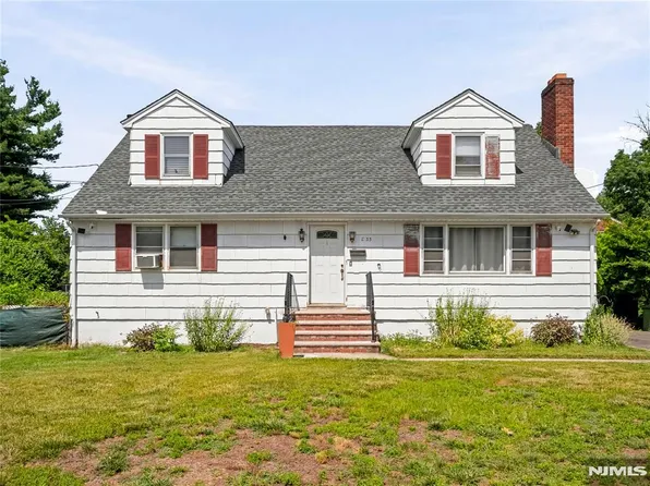 33 Prospect Street, Paramus, NJ 07652