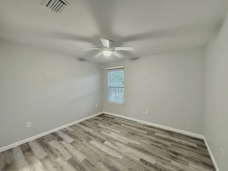 704 E Chestnut Ave — Photo 19