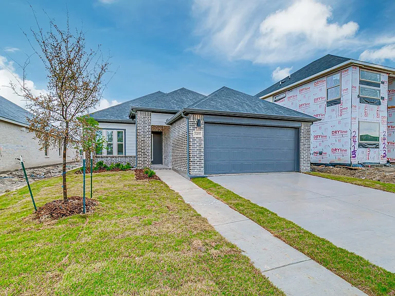 2419 Rocky Mountain Dr — Photo 1