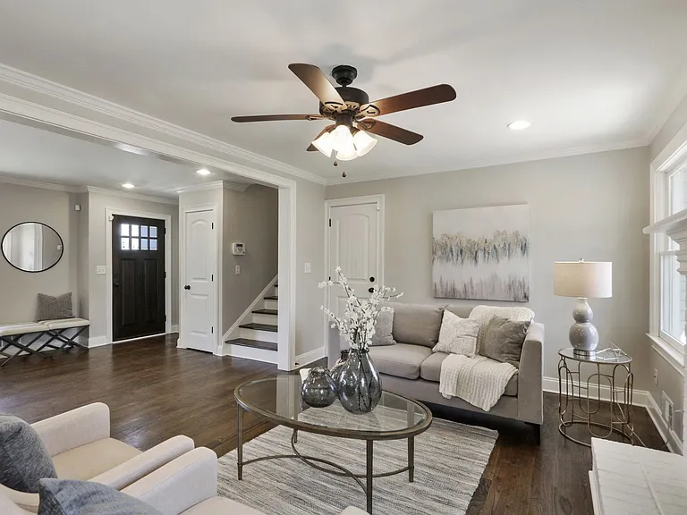 220 Mansell Cir — Photo 8