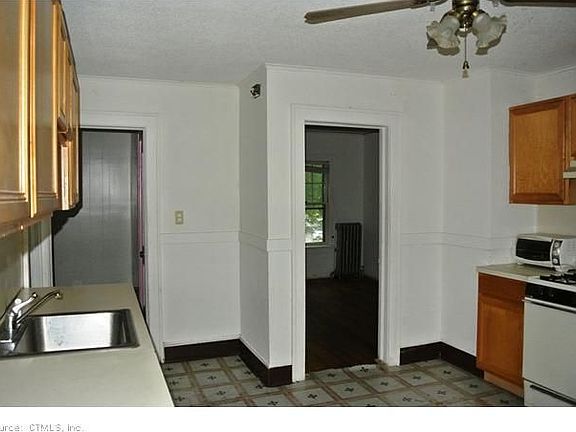 5th image of 82 Woodland Ave