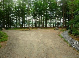 9 Harpswell Harbor Dr, Harpswell, ME 04079