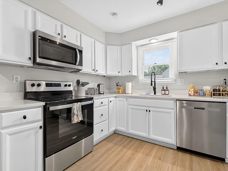 340 Buena Vista Ave — Photo 2