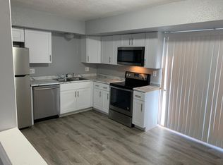 6417 Hartman Ave, Omaha, NE 68104