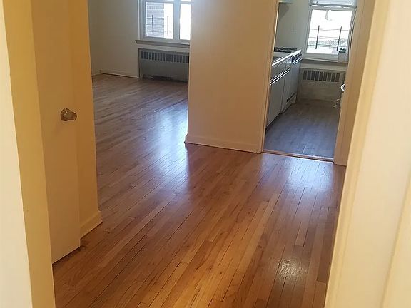 3rd image of 30-11 Parsons Blvd #7J