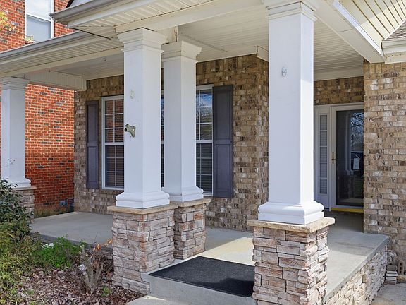 3rd image of 605 Sycamore Ridge Cir