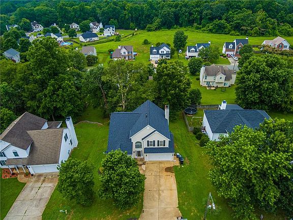 5th image of 1325 Beaufort Dr