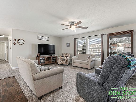 3rd image of 13771 Bluebell Ln