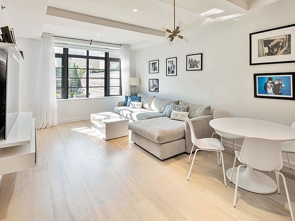 2nd image of 537 Lorimer Street #102