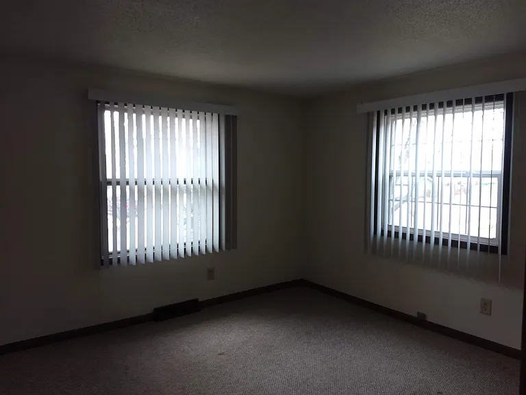 1523-1525 Nicholas Dr — Photo 9