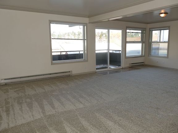 4th image of 636 W Nickerson St #1