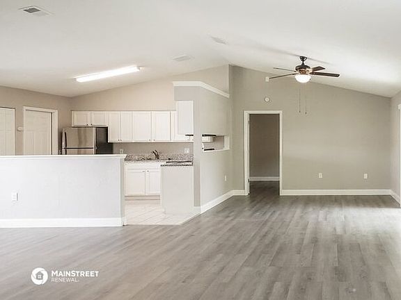 3rd image of 605 Dromedary Ct