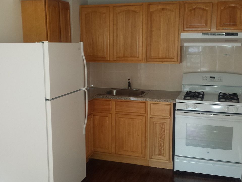 2nd image of 115 S Elliott Pl APT 4B