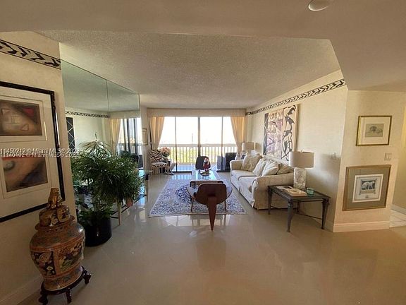 3rd image of 1000 W Island Blvd #3005