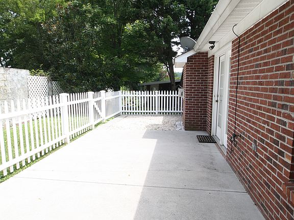 2nd image of 422 Brookshire Way #422